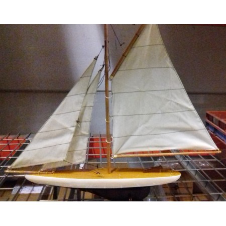 Maquette de bateau Voilier Pond Yacht 