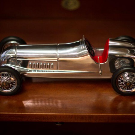 Voiture - Flèche d'Argent, Siège Rouge