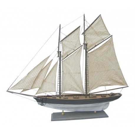 Maquette - Yacht à voiles cousues